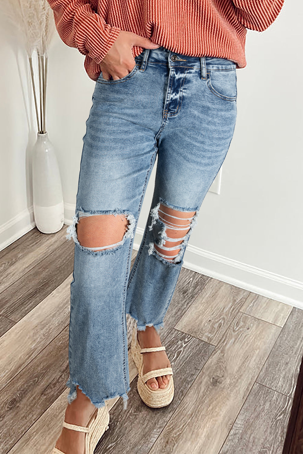 Myosotis Raw Hem Ripped Open Knee Fit Flare Jeans