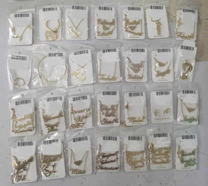 2026 New K-POP Demon Hunting Girl Group Bracelet for Women, Cartoon Diamond Pendant Open Stainless Steel Bangle, Gift