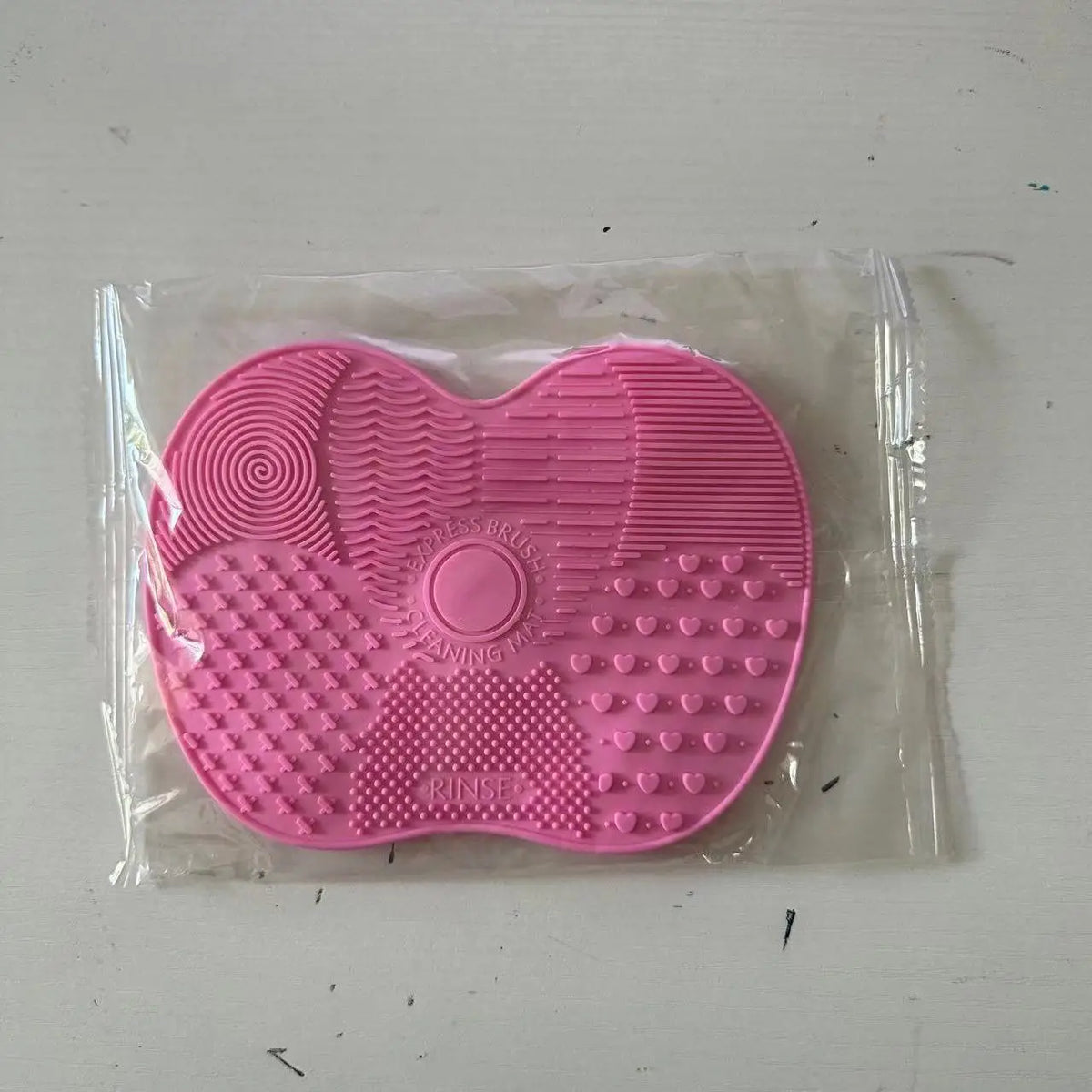 1Pc Silicone Apple-Shaped Makeup Brush Cleaner Pad With Suction Cup For Effective Cosmetic Tool Cleaning