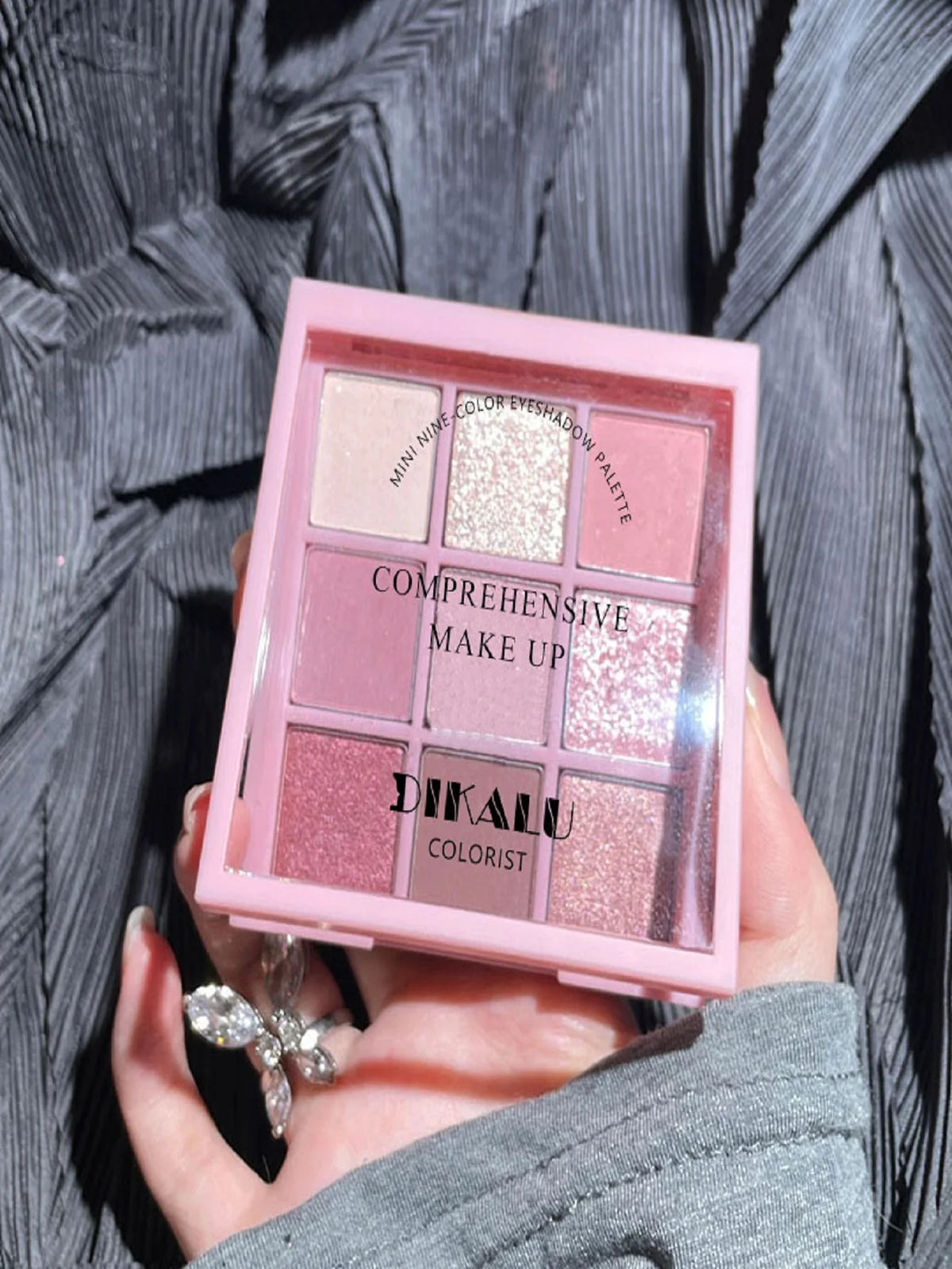 DIKALU Spring And Summer New Eyeshadow Palette Oh Rosy Nine Palace Grid Auto Focus Low Saturation Smoke Powder Rose Plate